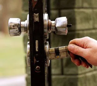 Lock Key Store Newtonville, MA 617-712-1212 - 13-Re-Key-Locks